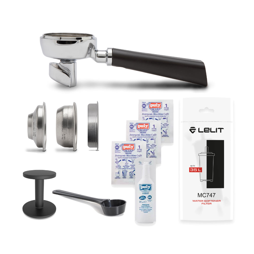 LELIT Elizabeth PL92T Dualboiler-Espressomaschine – abgebildetes Zubehör mit Siebträger, Sieben, Tamper und Reinigungsmitteln